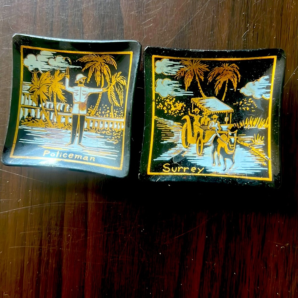 Small vintage ring holders
